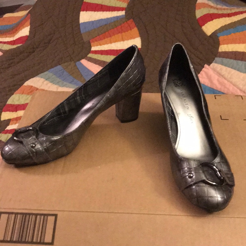 None Klein iflex heels silver size 8.5